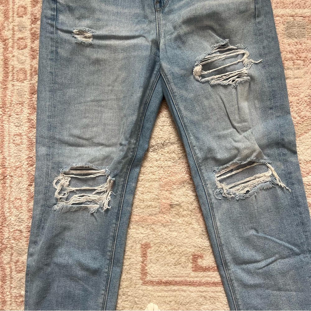 American Eagle Outfitters Light Blue High Rise Mom Straight Jeans size women’s 8 - Picture 3 of 7
